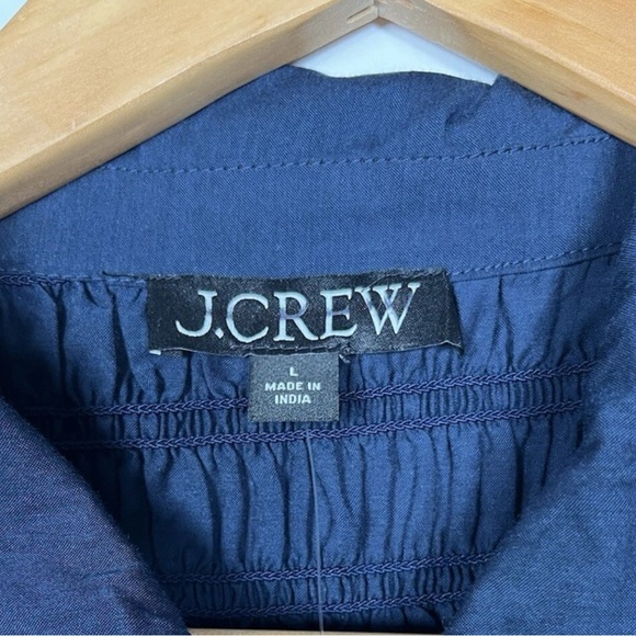 NWT J.CREW Sizes M, L Navy Smocked button-up shirt in cotton-blend voile - Picture 5 of 7